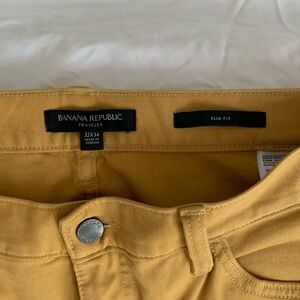 Banana Republic Slim Fit Yellow Traveller Pant 34x36